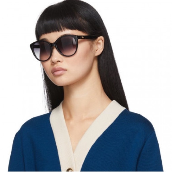 New- GUCCI GG0631S 001 round sunglass comes black frame with grey gradient le…
